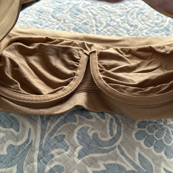 2 strapless bras; Rhonda Shear…size Medium, fits size 34 C-D new without tags… - Picture 4 of 4